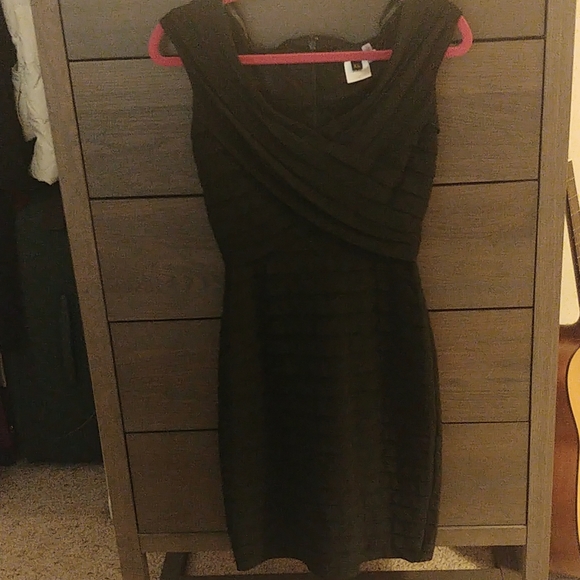 Tadashi Shoji black off the shoulder dress size xs - Picture 4 of 4